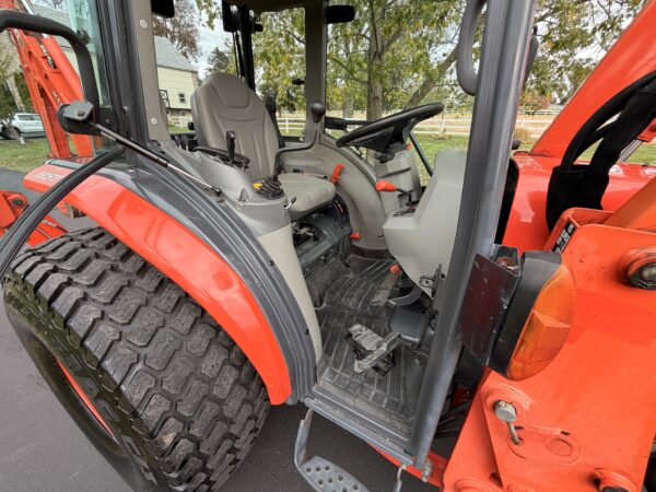 2011 Kubota Grand L3240 Tractor Loader Backhoe - Image 21