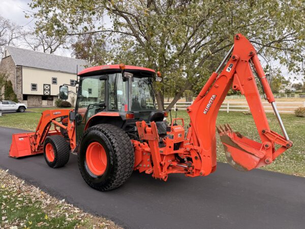 2011 Kubota Grand L3240 Tractor Loader Backhoe - Image 31