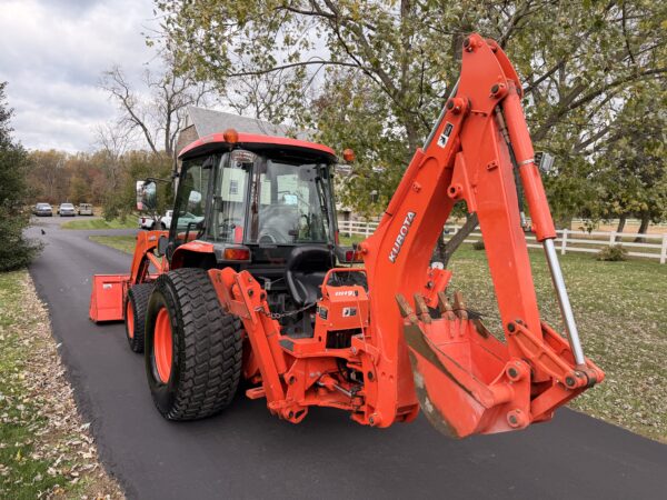 2011 Kubota Grand L3240 Tractor Loader Backhoe - Image 32