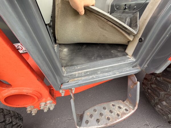 2011 Kubota Grand L3240 Tractor Loader Backhoe - Image 37