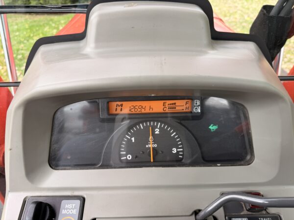 2011 Kubota Grand L3240 Tractor Loader Backhoe - Image 39