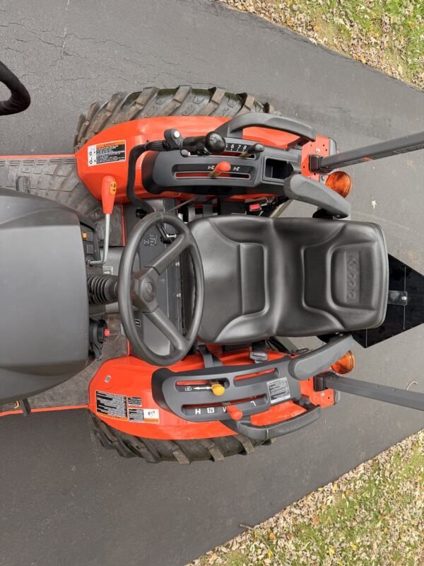 2021 Kubota LX2610 Tractor Loader - Image 11