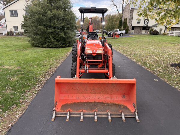 2012 Kubota B3300 Tractor Loader Backhoe - Image 5