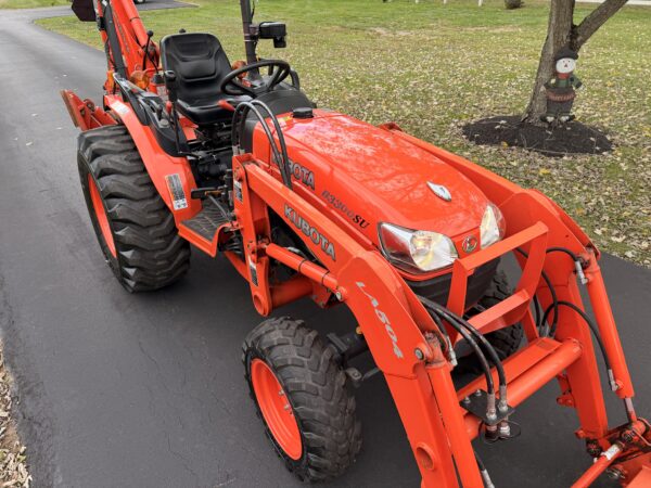 2012 Kubota B3300 Tractor Loader Backhoe - Image 7