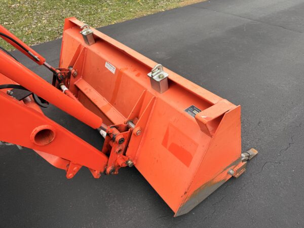 2012 Kubota B3300 Tractor Loader Backhoe - Image 8