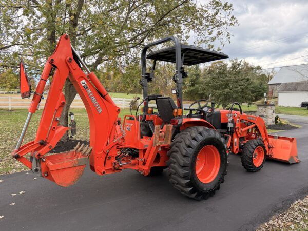2012 Kubota B3300 Tractor Loader Backhoe - Image 10