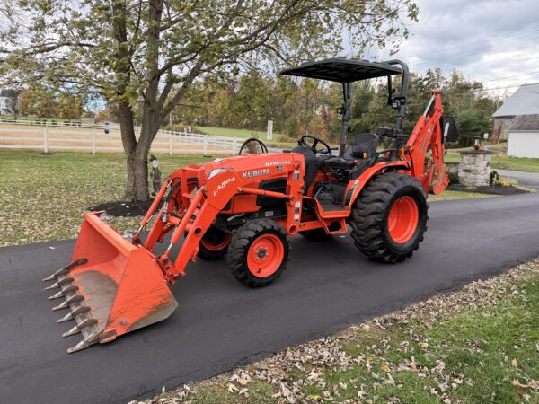 2012 Kubota B3300 Tractor Loader Backhoe - Image 19