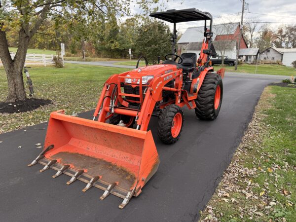 2012 Kubota B3300 Tractor Loader Backhoe - Image 20