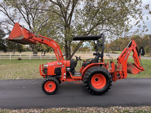 2012 Kubota B3300 Tractor Loader Backhoe - Image 26