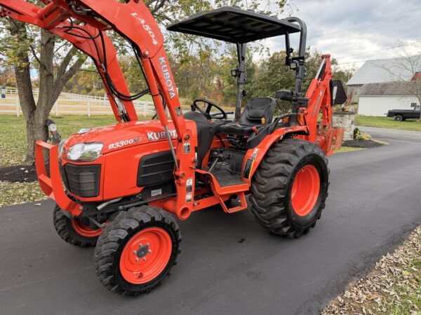 2012 Kubota B3300 Tractor Loader Backhoe - Image 28