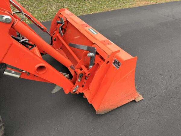 2021 Kubota B2601 Tractor Loader Backhoe - Image 13