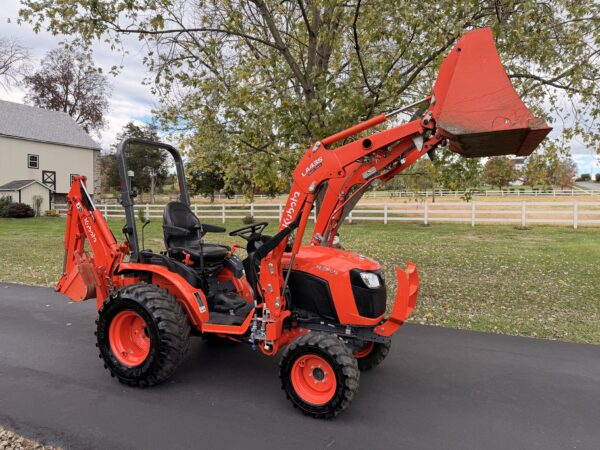 2021 Kubota B2601 Tractor Loader Backhoe - Image 15