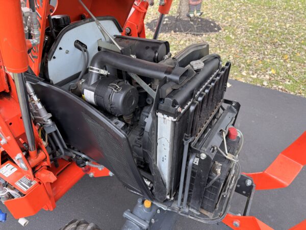 2021 Kubota B2601 Tractor Loader Backhoe - Image 18