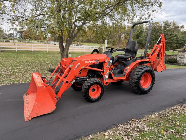 2021 Kubota B2601 Tractor Loader Backhoe - Image 21