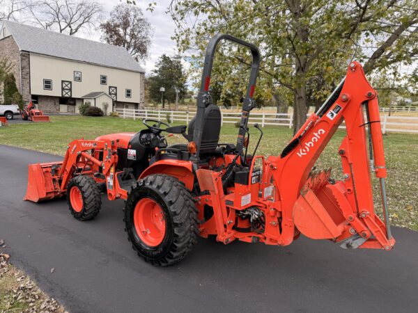 2021 Kubota B2601 Tractor Loader Backhoe - Image 25