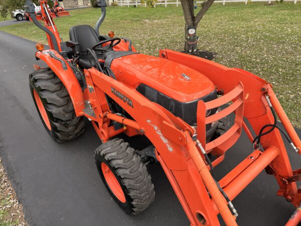 2007 Kubota Grand L3240 Tractor Loader Backhoe - Image 8