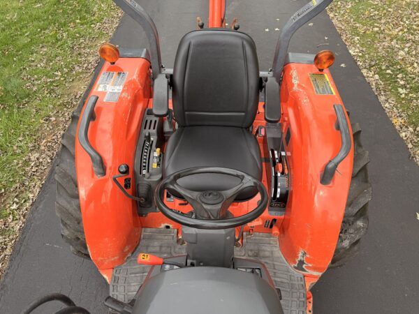 2007 Kubota Grand L3240 Tractor Loader Backhoe - Image 11