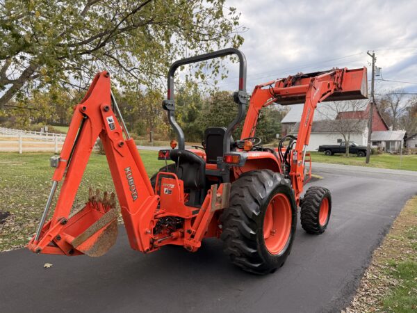 2007 Kubota Grand L3240 Tractor Loader Backhoe - Image 17