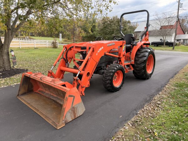 2007 Kubota Grand L3240 Tractor Loader Backhoe - Image 23