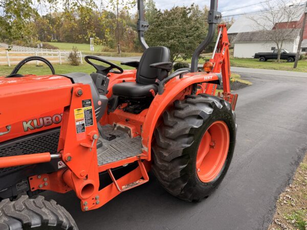 2007 Kubota Grand L3240 Tractor Loader Backhoe - Image 26