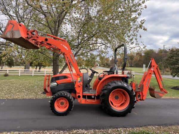 2007 Kubota Grand L3240 Tractor Loader Backhoe - Image 29