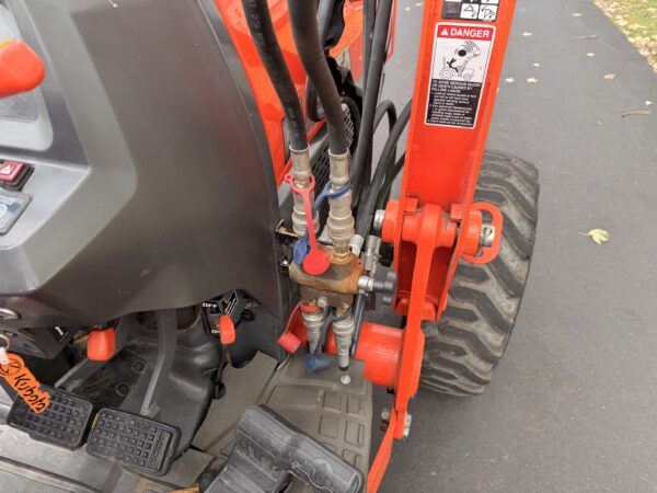 2007 Kubota Grand L3240 Tractor Loader Backhoe - Image 37