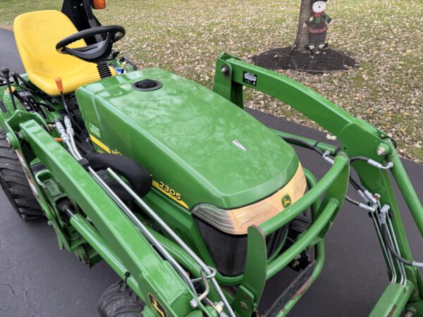 2009 John Deere 2305 Tractor Loader - Image 8