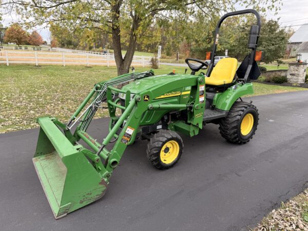 2009 John Deere 2305 Tractor Loader - Image 18