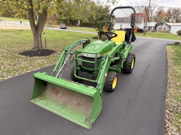 2009 John Deere 2305 Tractor Loader - Image 19
