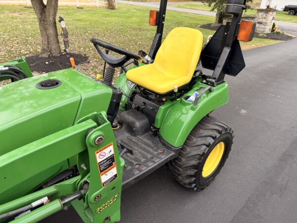 2009 John Deere 2305 Tractor Loader - Image 21