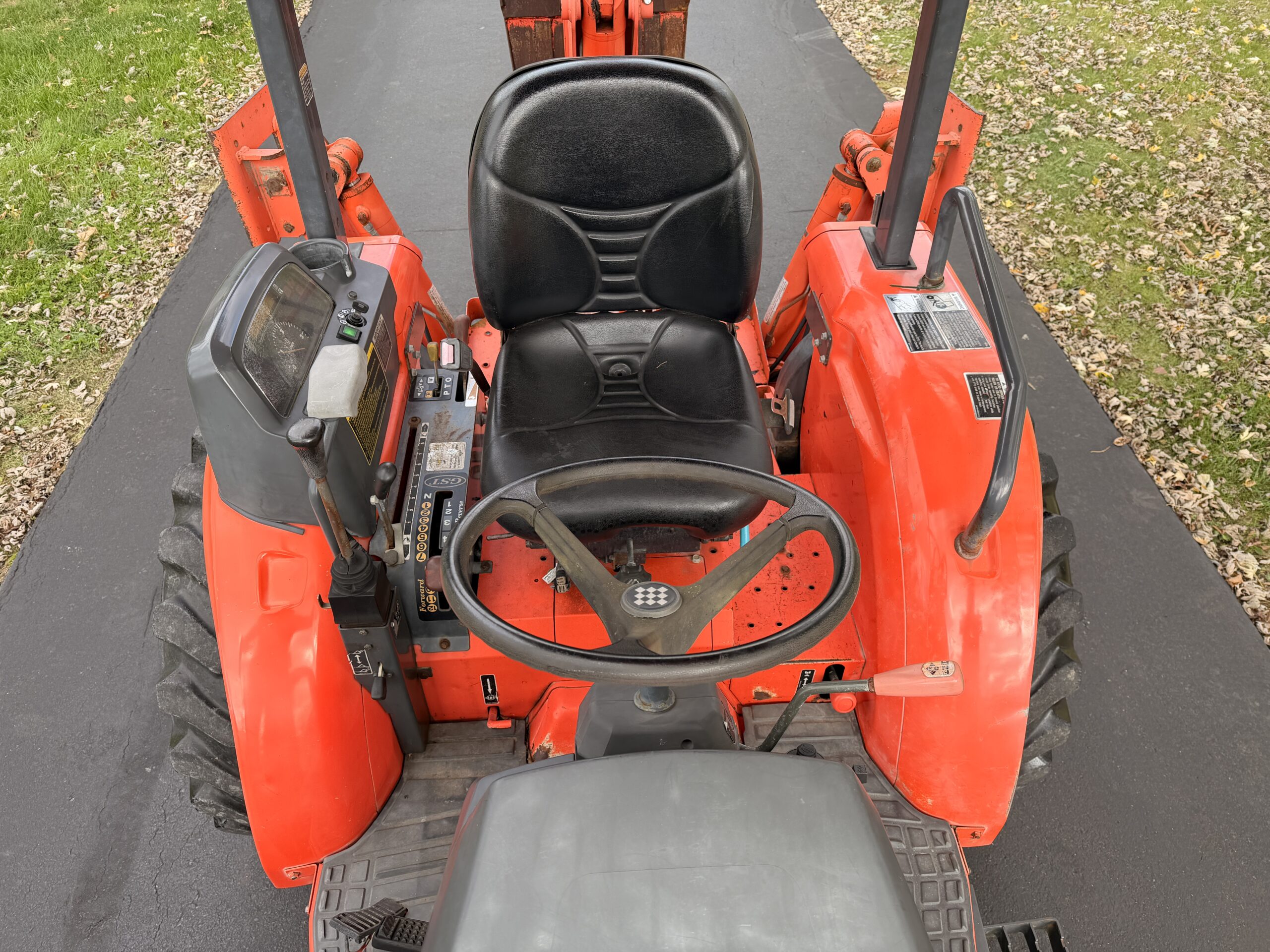 2008 Kubota L39 Tractor Loader Backhoe - Image 10