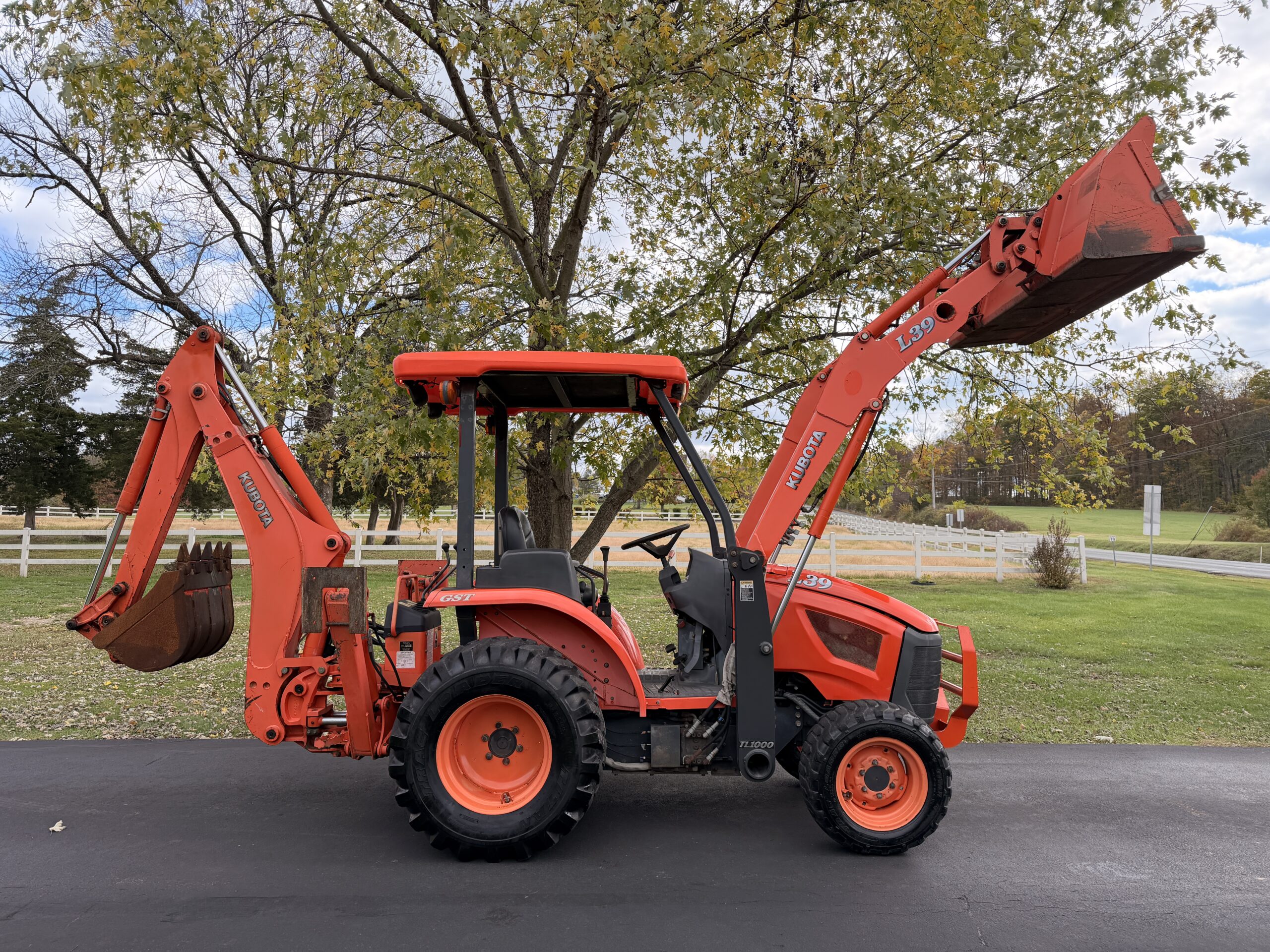 2008 Kubota L39 Tractor Loader Backhoe - Image 13
