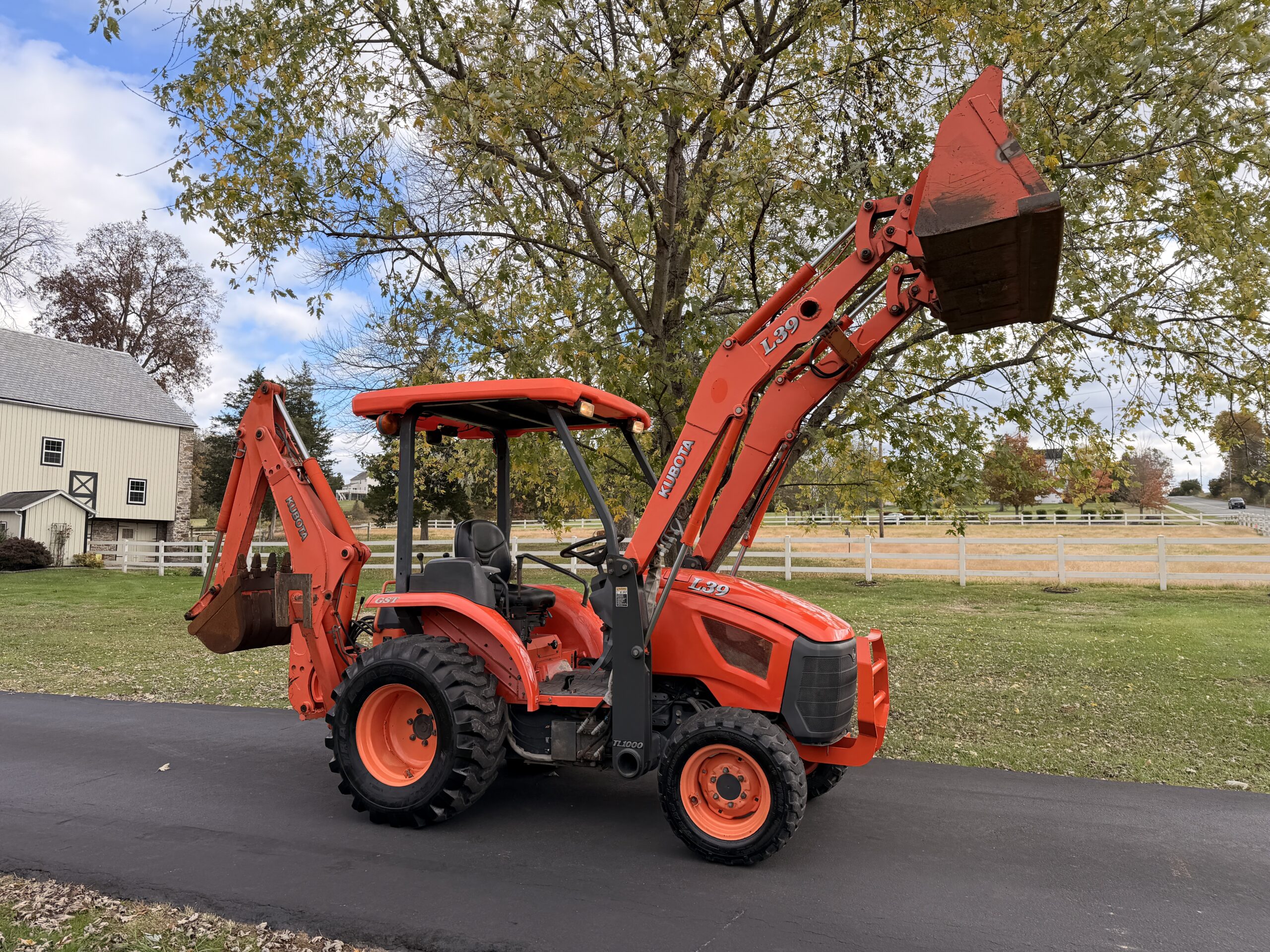 2008 Kubota L39 Tractor Loader Backhoe - Image 12