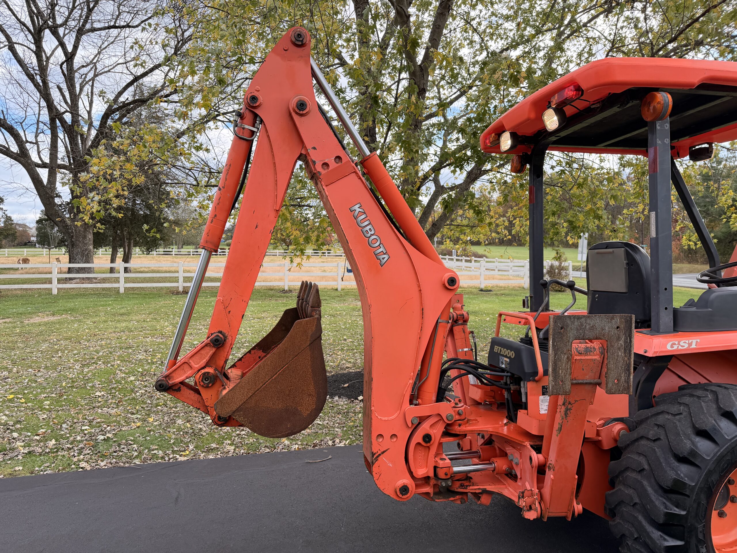 2008 Kubota L39 Tractor Loader Backhoe - Image 19