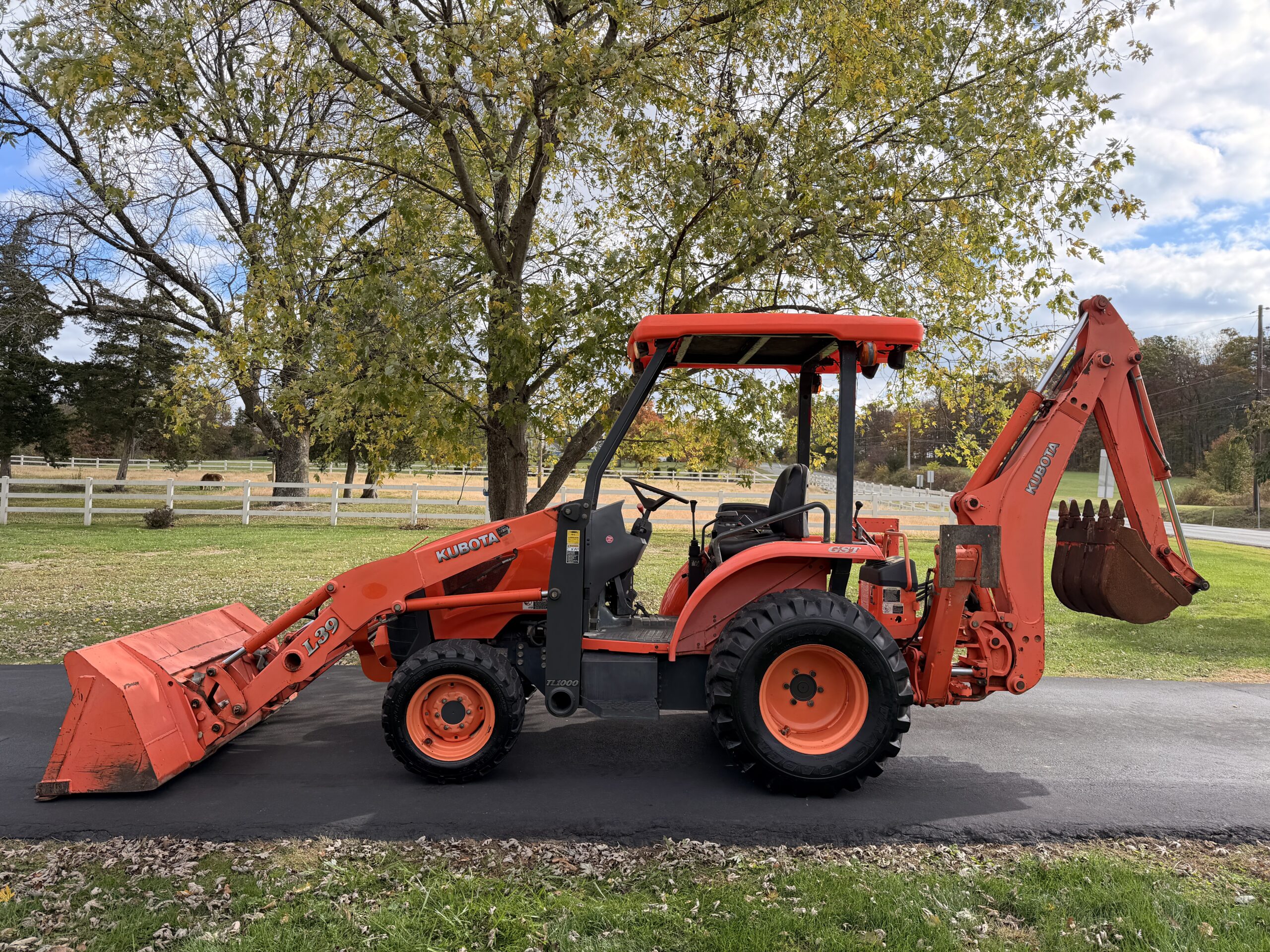 2008 Kubota L39 Tractor Loader Backhoe - Image 17
