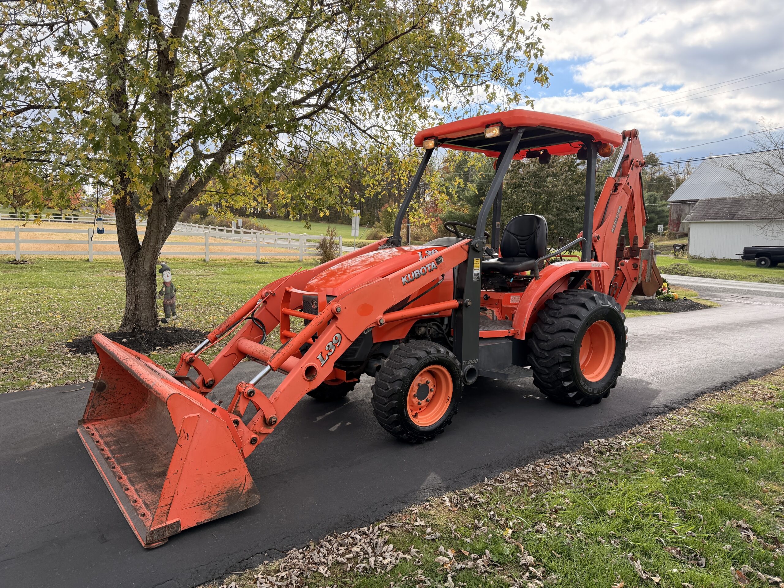 2008 Kubota L39 Tractor Loader Backhoe - Image 20