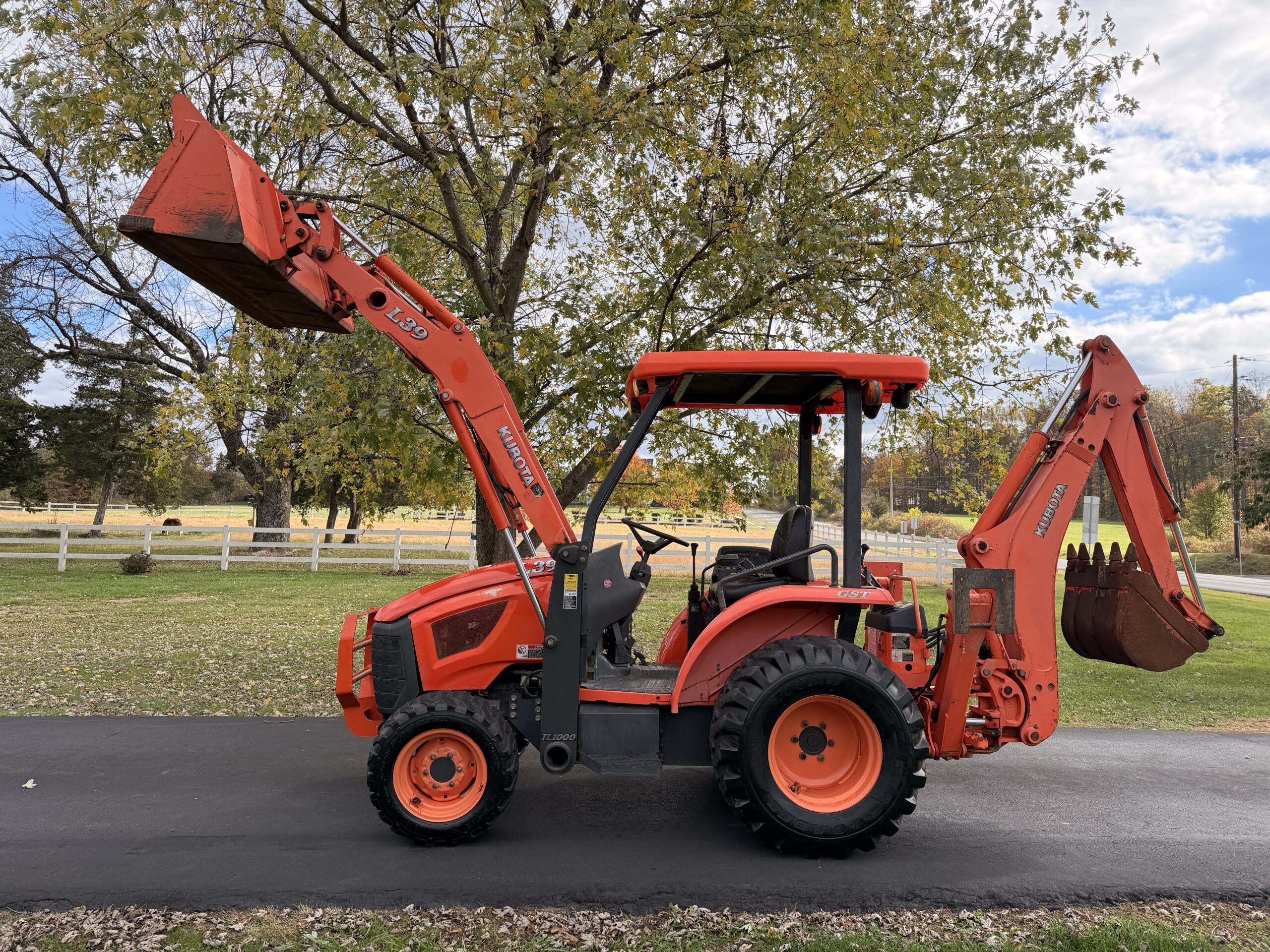 2008 Kubota L39 Tractor Loader Backhoe - Image 26