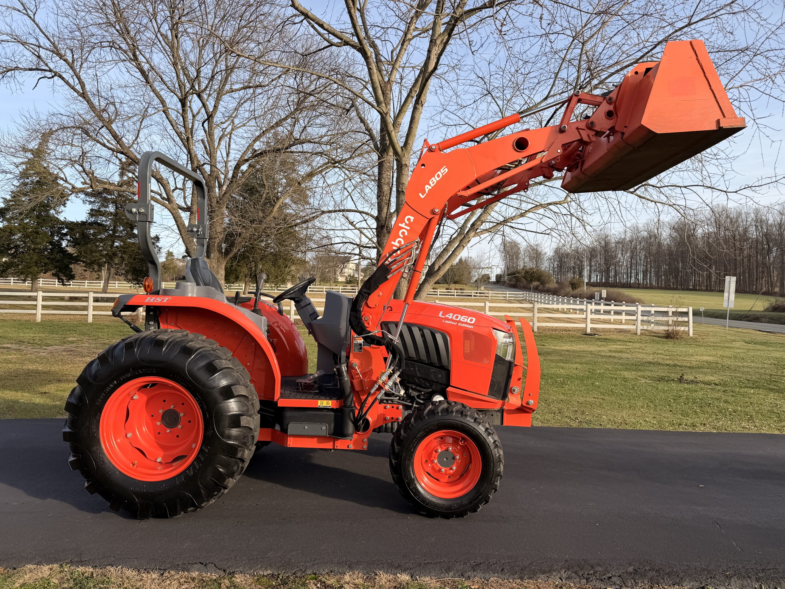2021 Kubota Grand L4060 Limited Edition Tractor Loader - Image 10