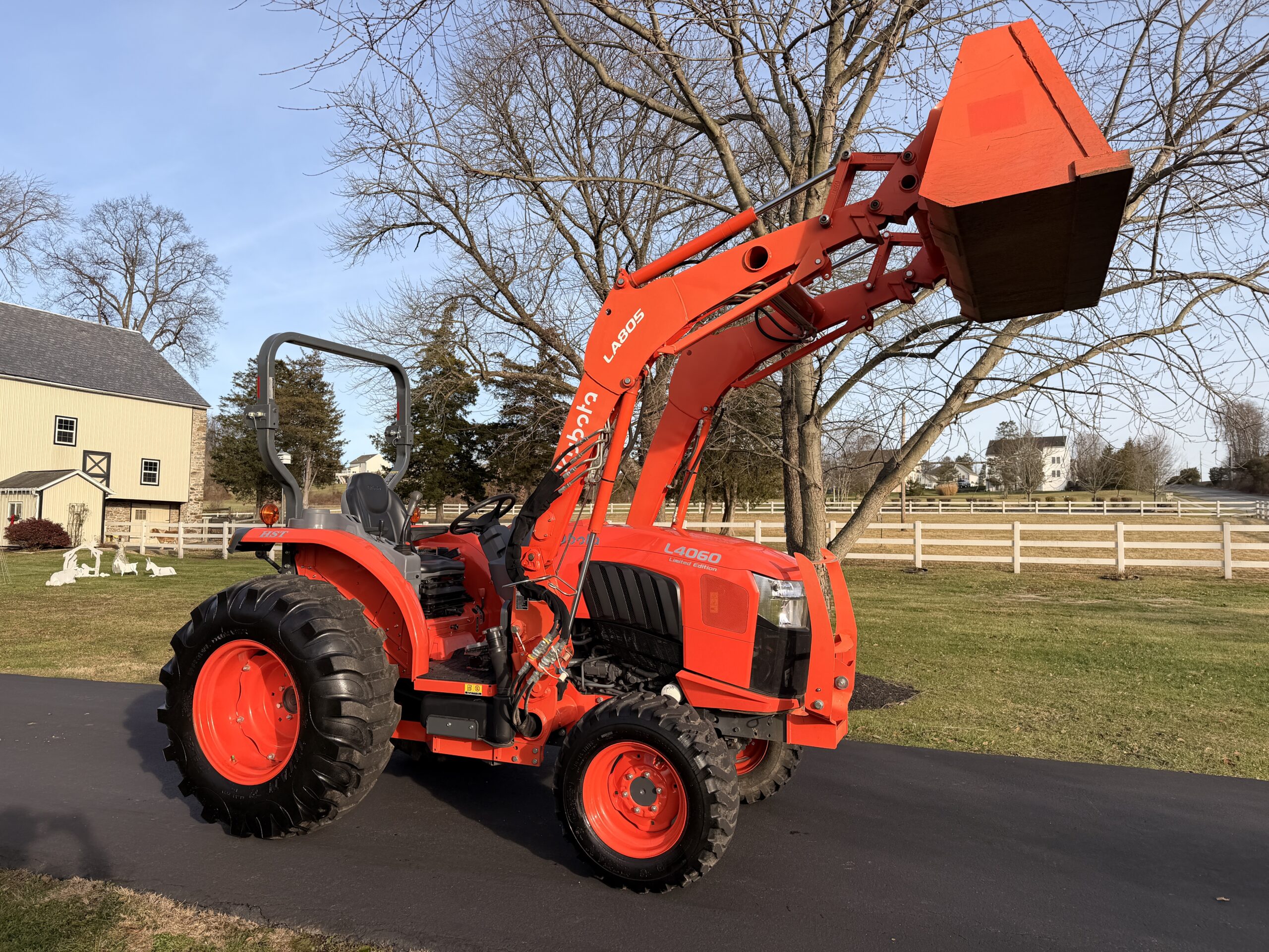 2021 Kubota Grand L4060 Limited Edition Tractor Loader - Image 11