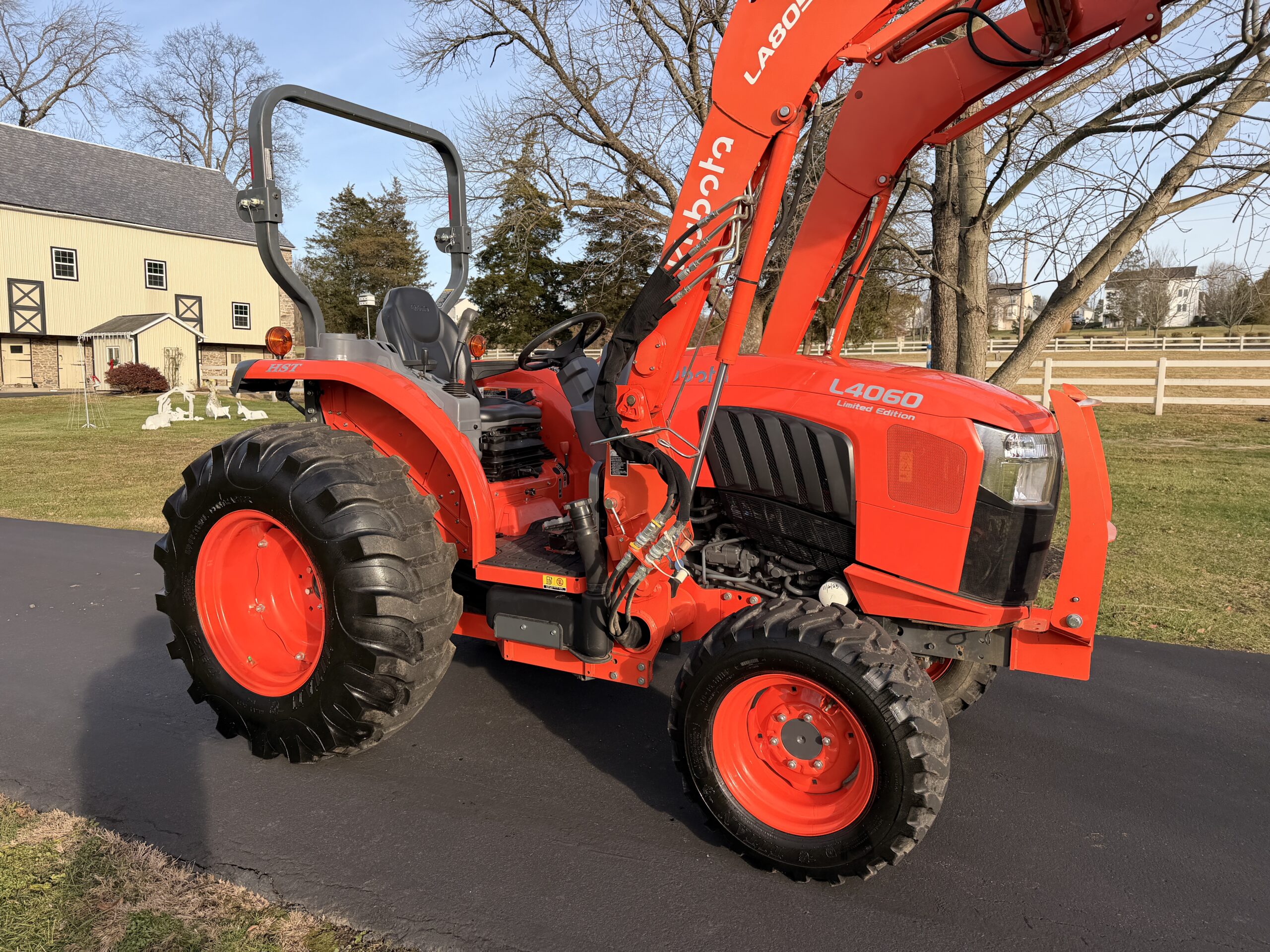 2021 Kubota Grand L4060 Limited Edition Tractor Loader - Image 12