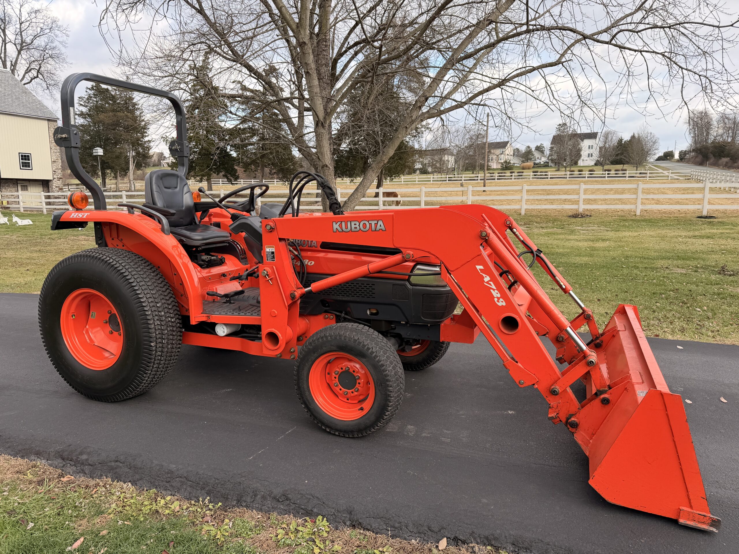 2004 Kubota Grand L3430 Tractor Loader - Image 3