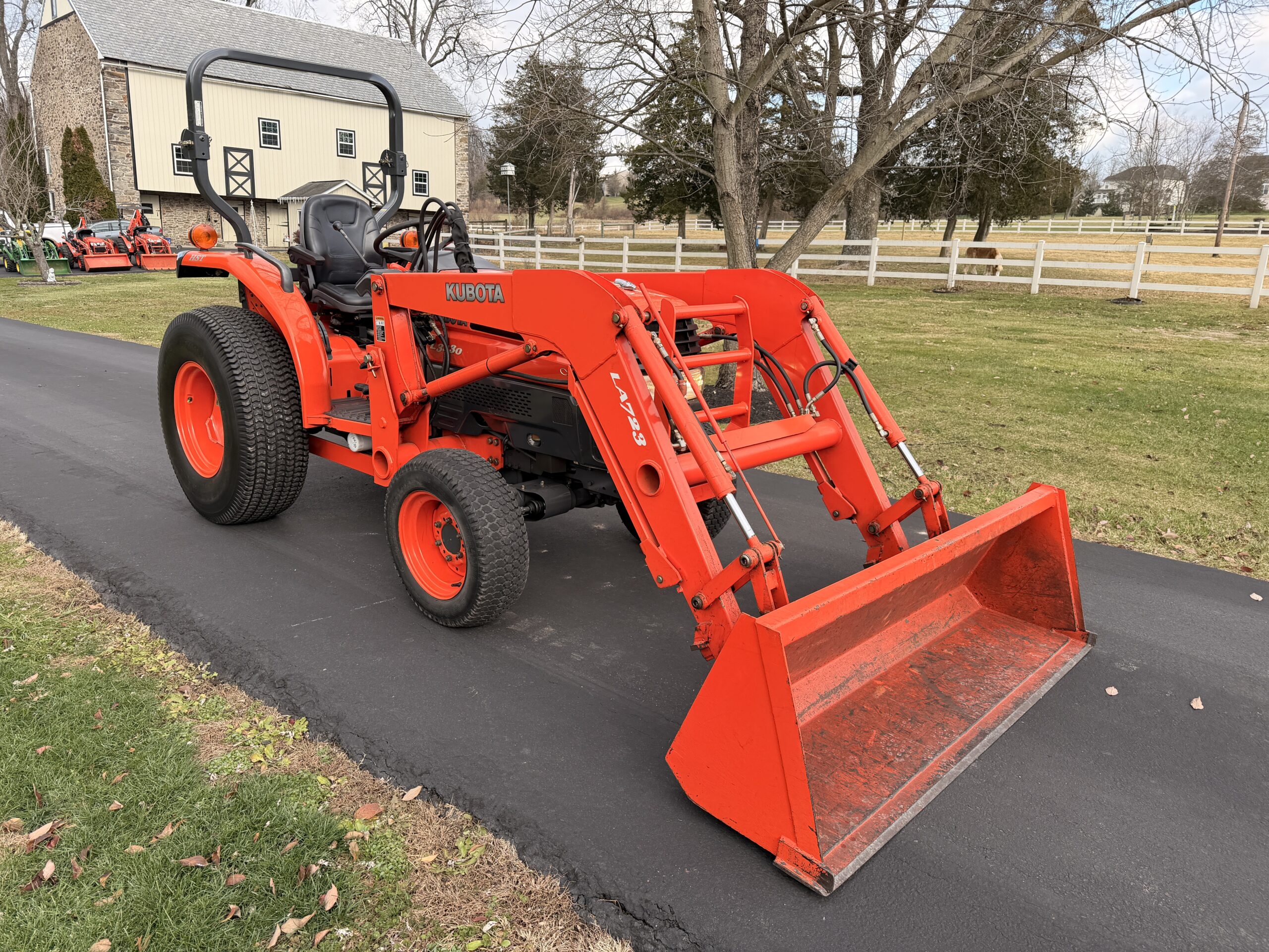 2004 Kubota Grand L3430 Tractor Loader - Image 4