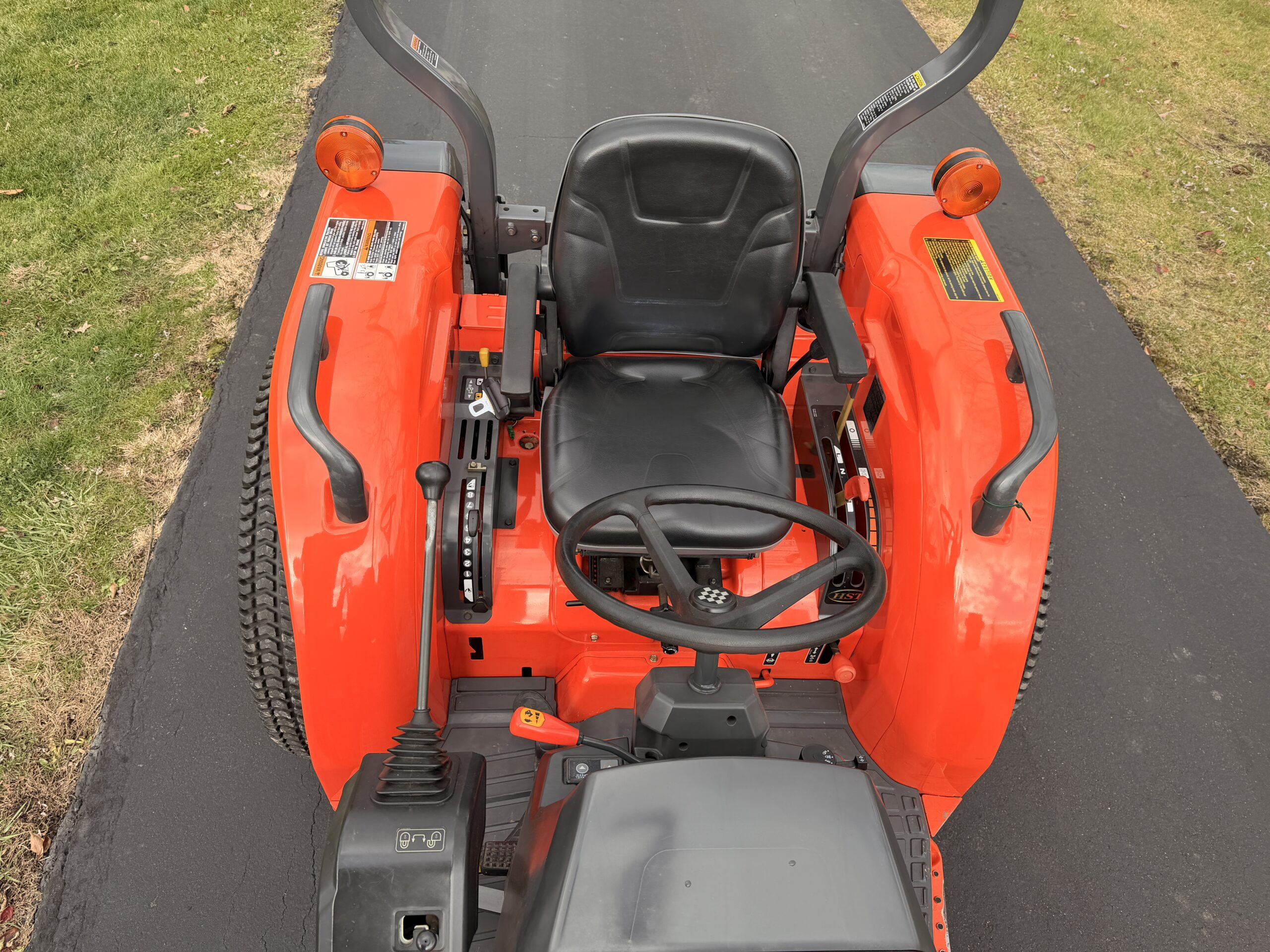 2004 Kubota Grand L3430 Tractor Loader - Image 8