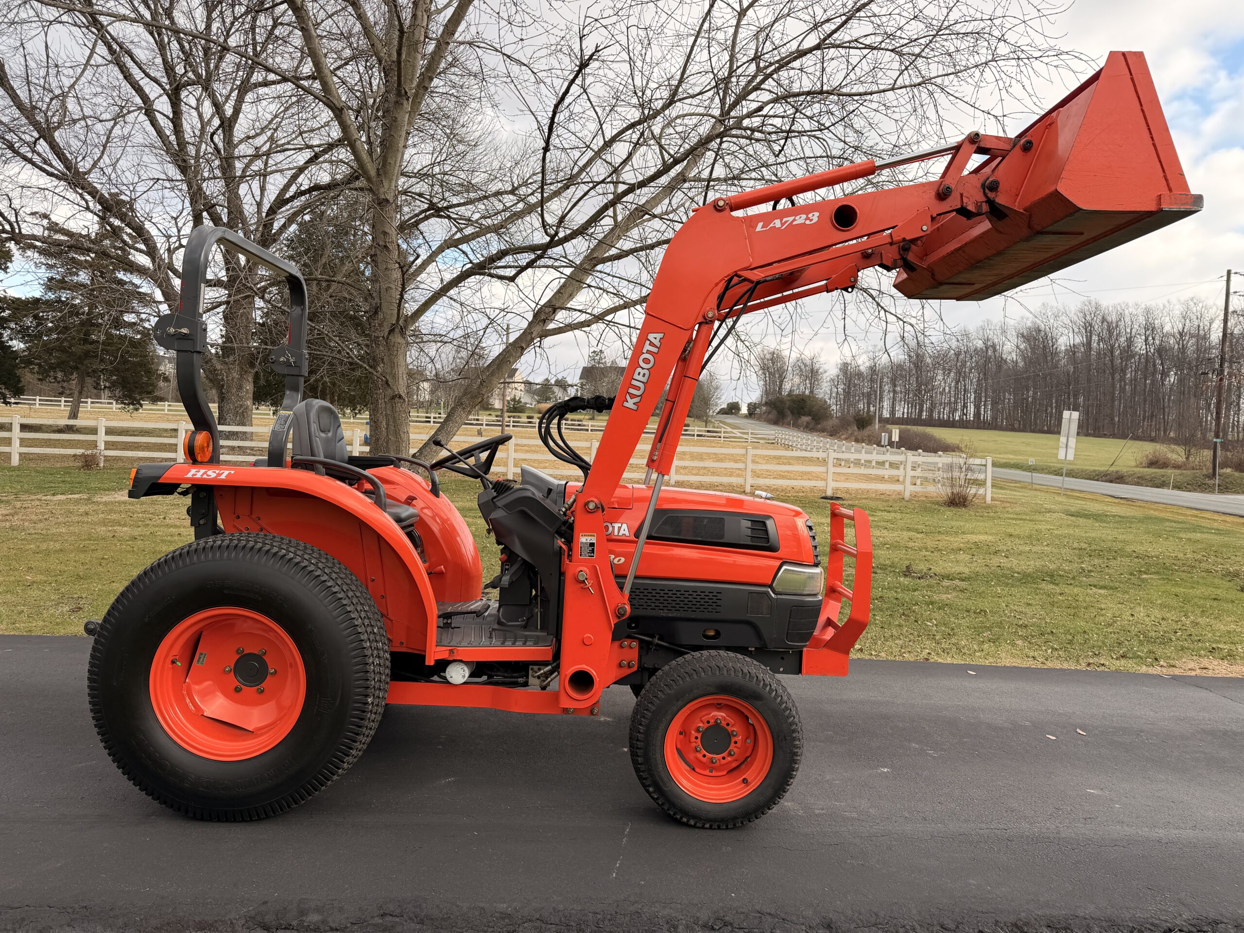 2004 Kubota Grand L3430 Tractor Loader - Image 9