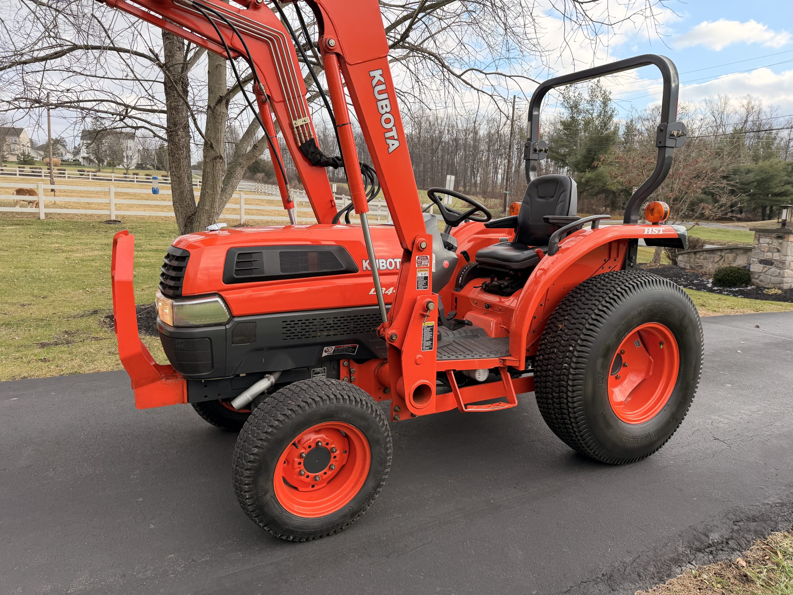 2004 Kubota Grand L3430 Tractor Loader - Image 24