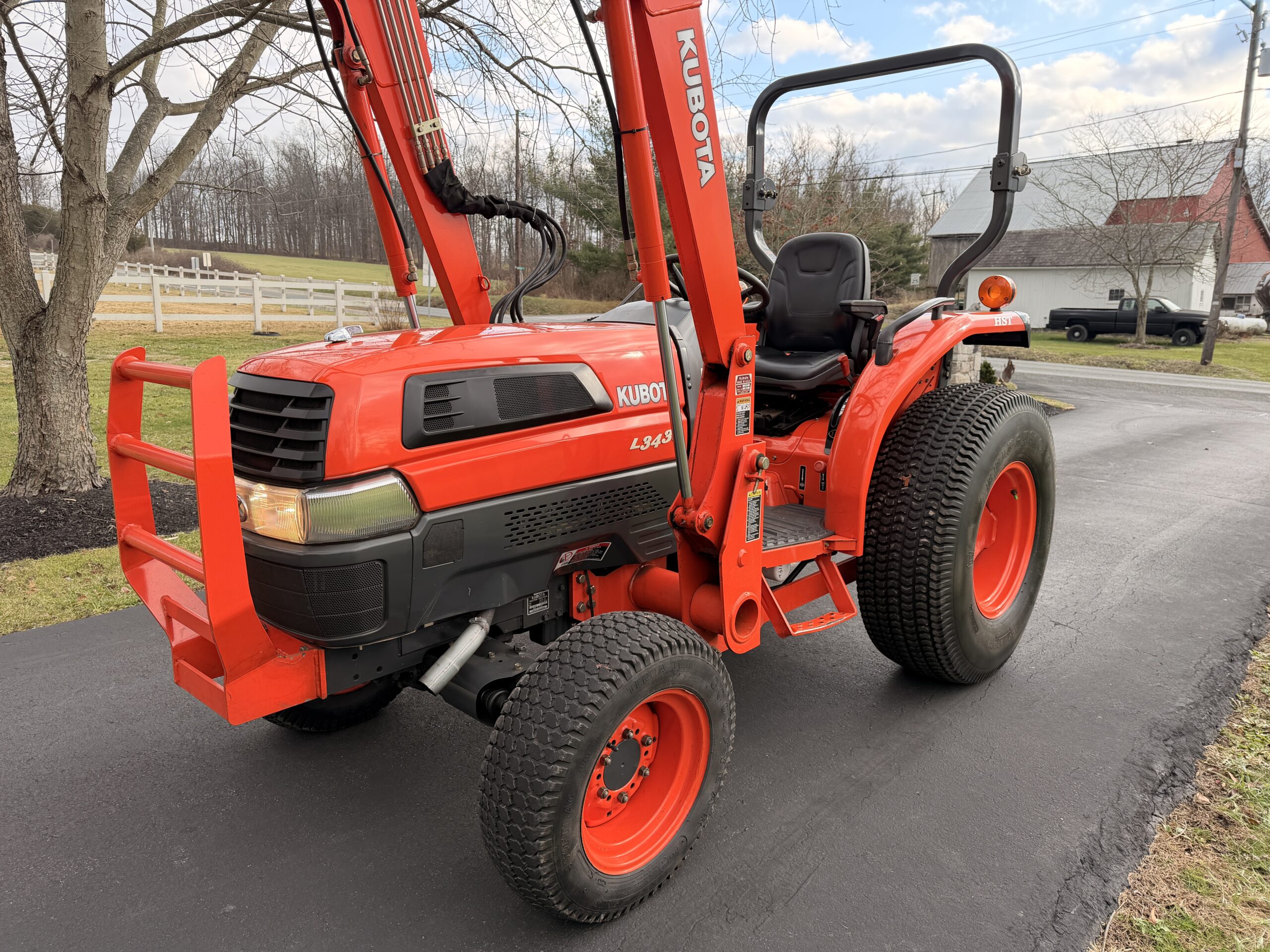 2004 Kubota Grand L3430 Tractor Loader - Image 25