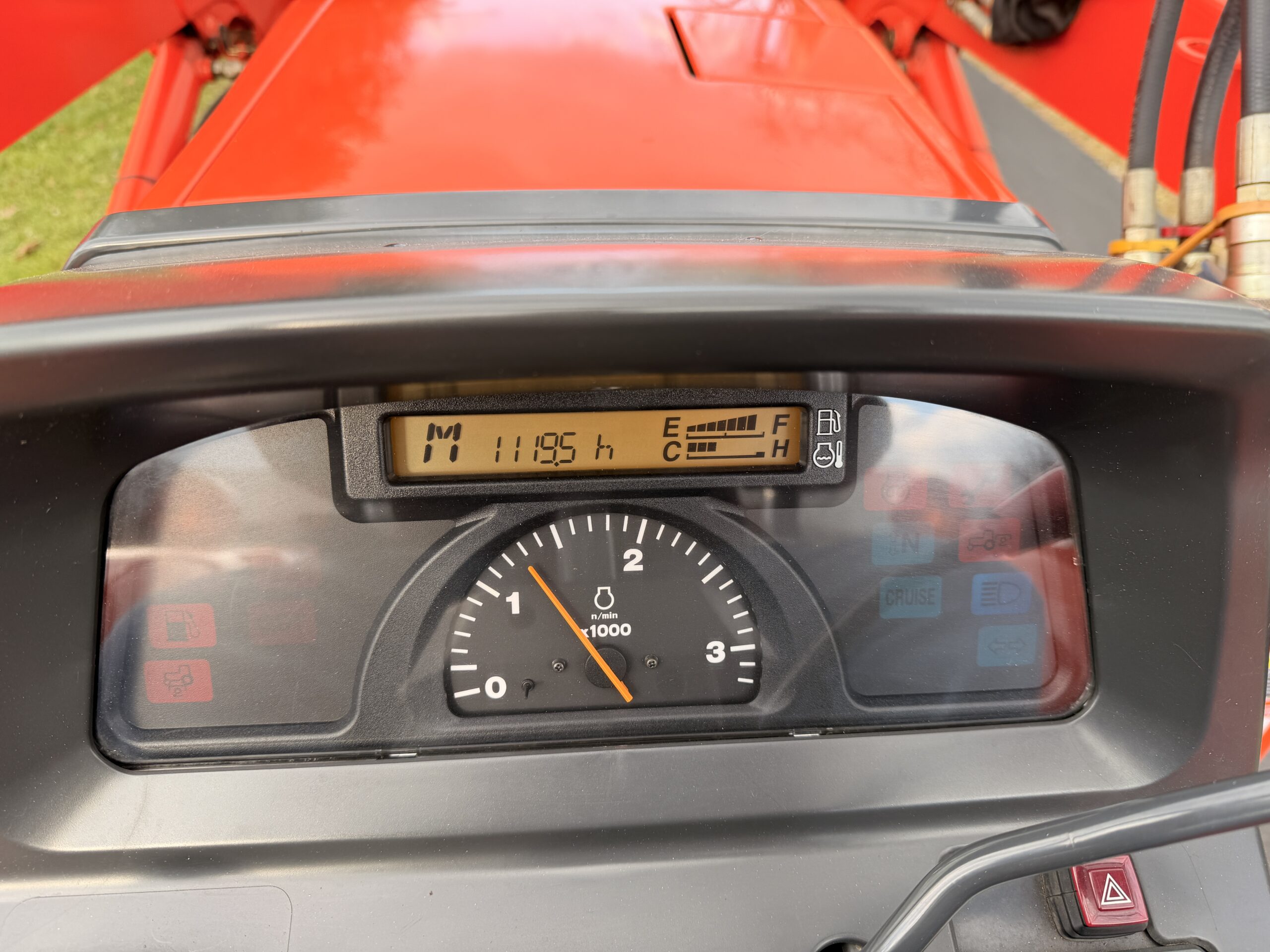 2004 Kubota Grand L3430 Tractor Loader - Image 28