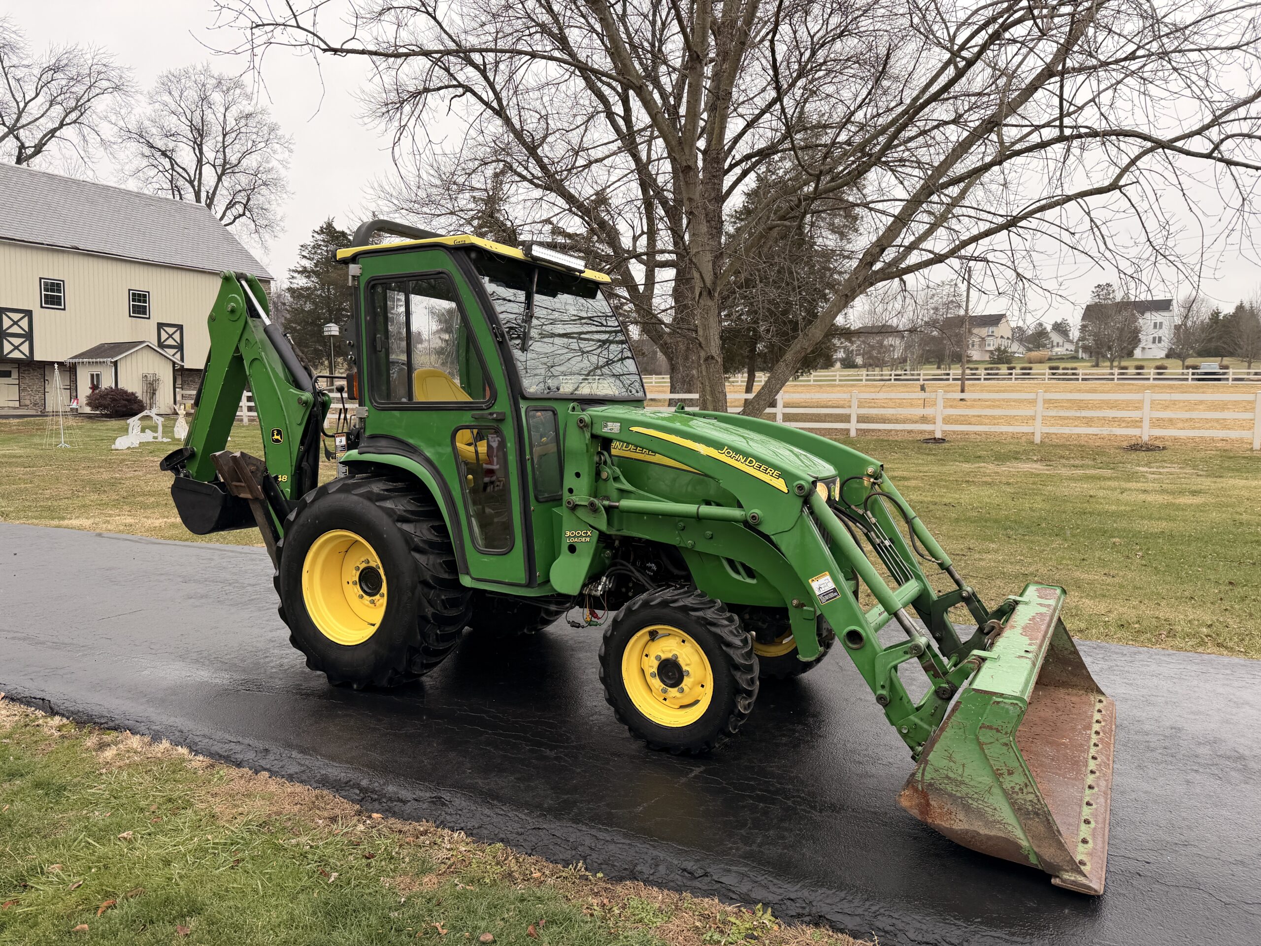 2005 John Deere 3120 Tractor Loader Backhoe - Image 4