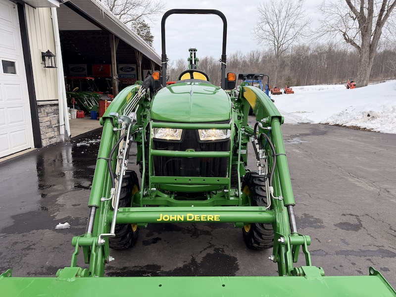 2023 John Deere 3046R Tractor Loader Backhoe - Image 7