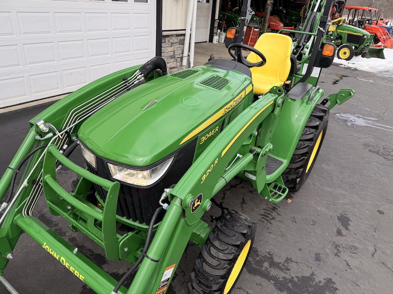 2023 John Deere 3046R Tractor Loader Backhoe - Image 8